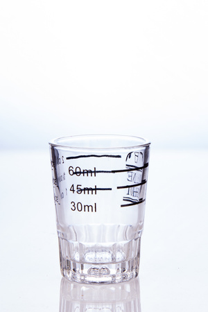 Kieliszek szklany z miarką 60 ml
