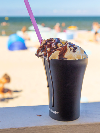 Kubek do kawy termiczny z powłoką ceramiczną Dr.Bacty Apollo 227 ml - czarny